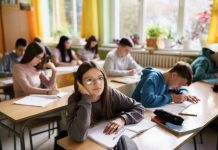 Why Are Students Losing Interest in Traditional Classes? Why Are Students Losing Interest in Traditional Classes?